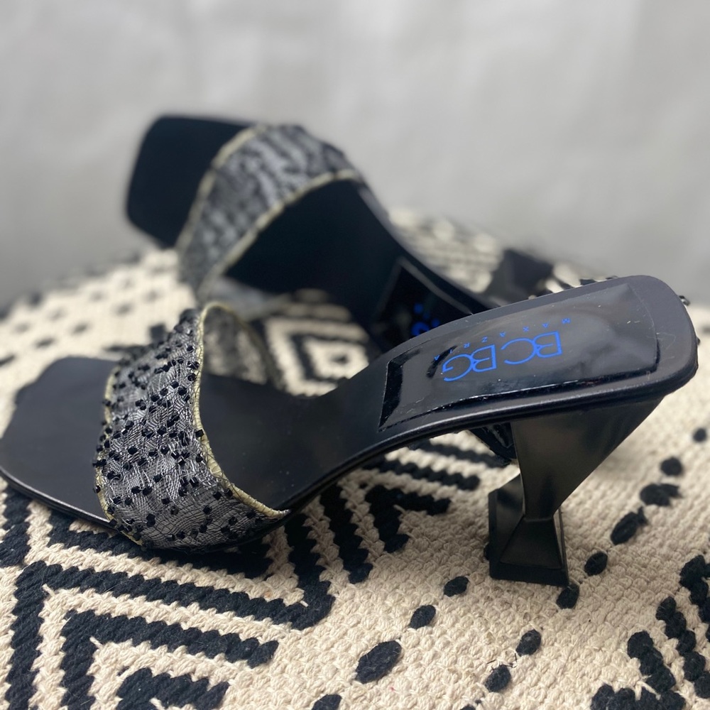 BCBG modern mesh slide. - Picture 3 of 10